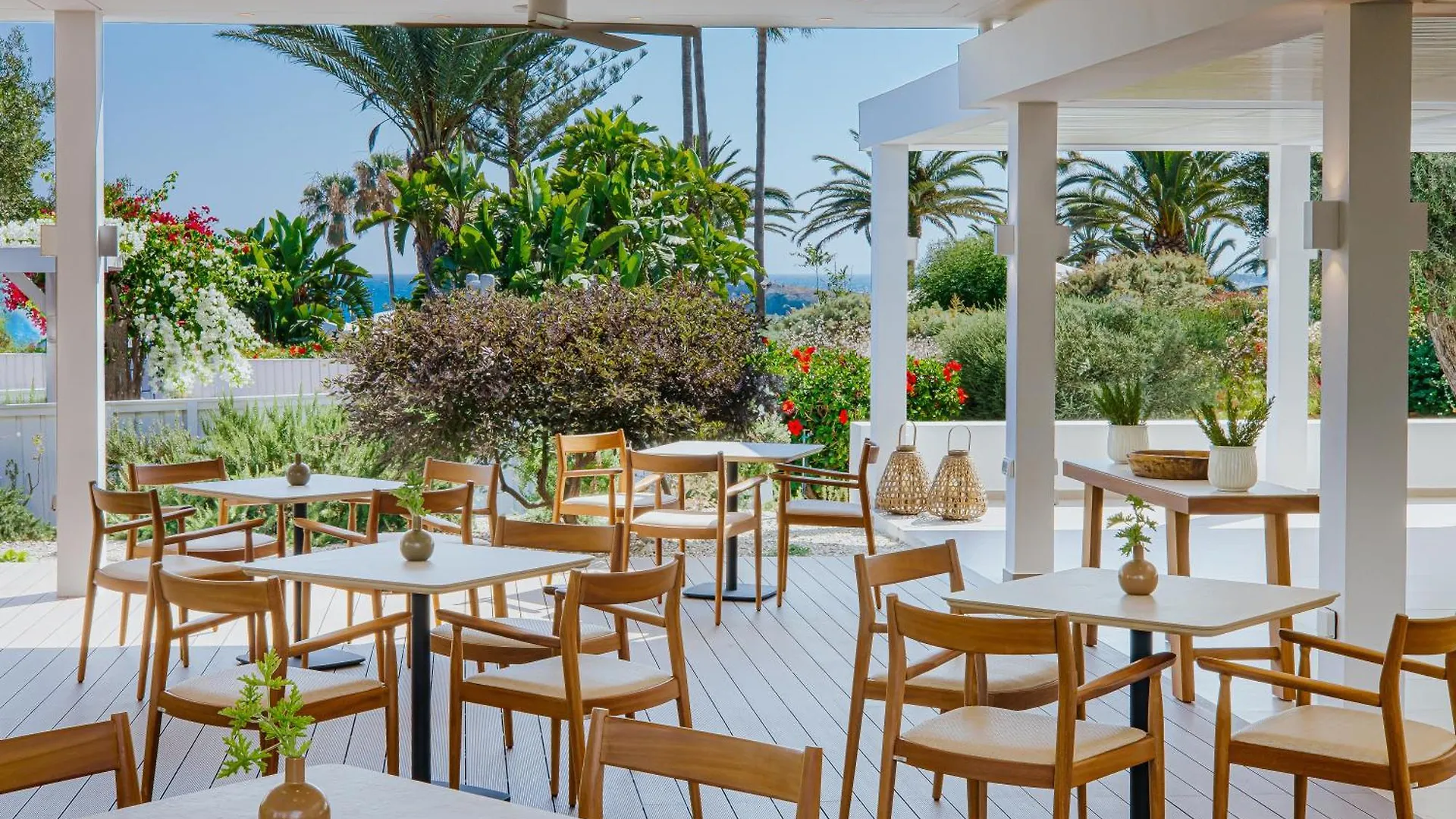 Nissi Beach Resort Ajía Nápa 4*,  Ciprus