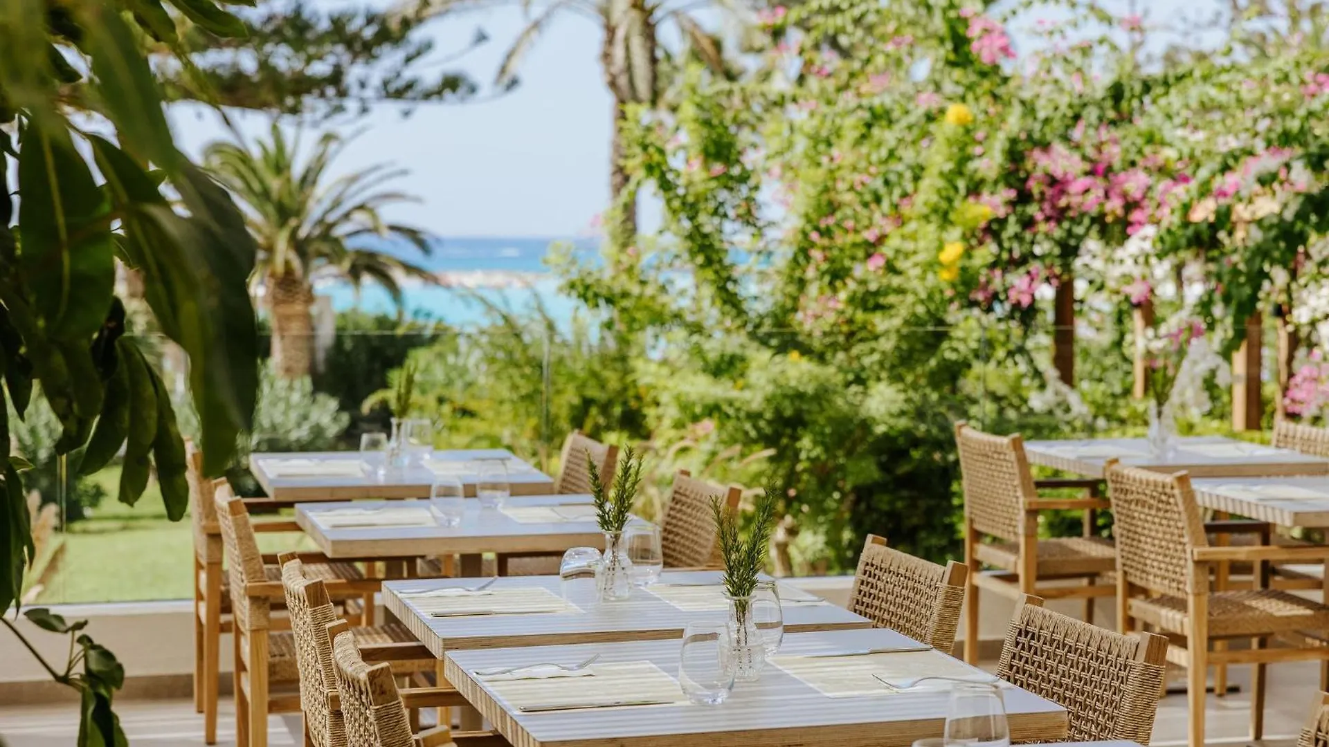 ****  Nissi Beach Resort Ajía Nápa Ciprus