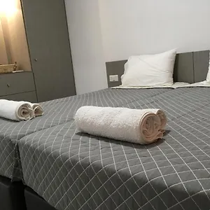 Elenapa Ajía Nápa