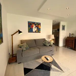 https://studio-bord-de-mer-cannes.fr-provencehotel.com