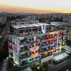 Rise Urban Art 3* لارنكا